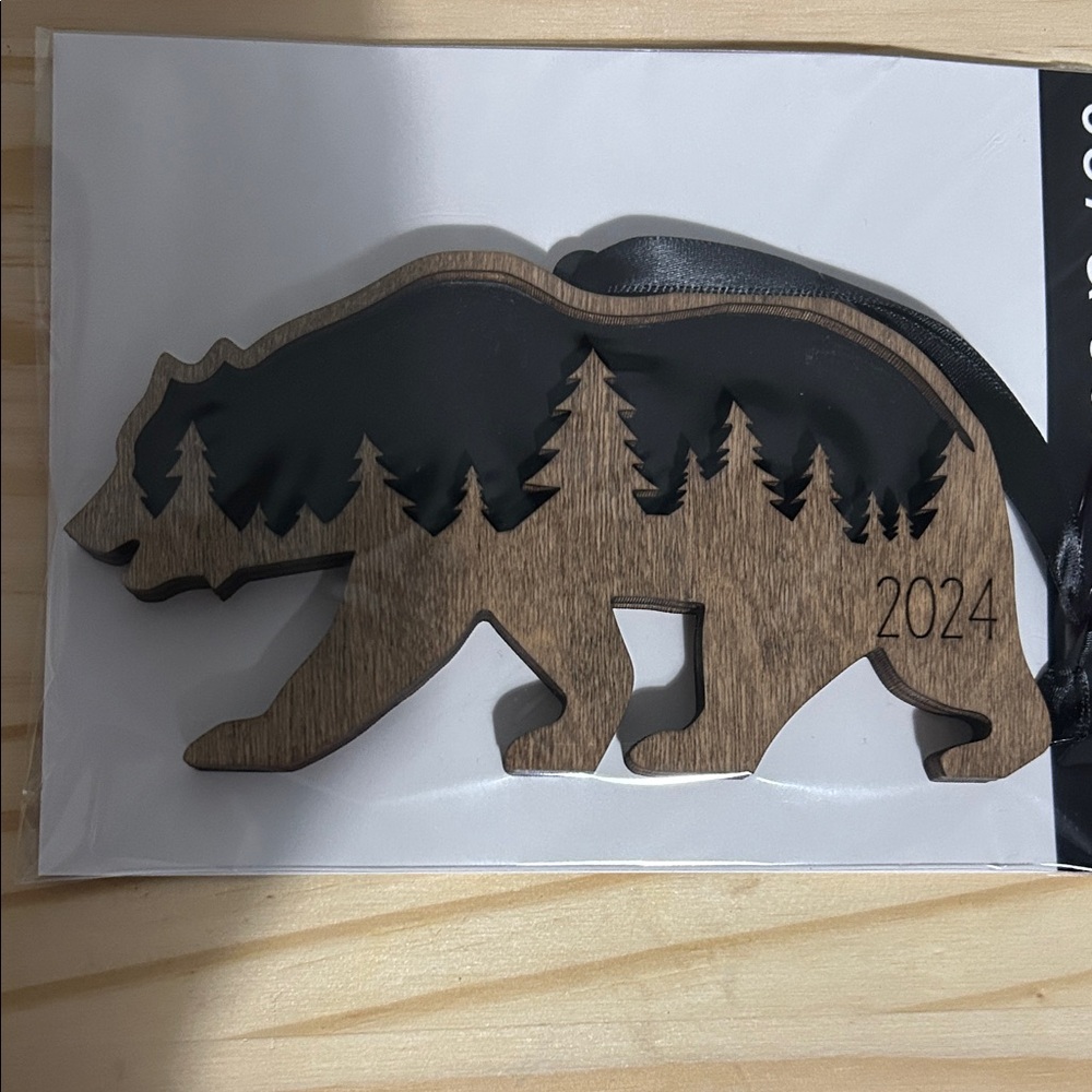 *2024* Wooden Bear Silhouette Wall Decor - Black and Brown